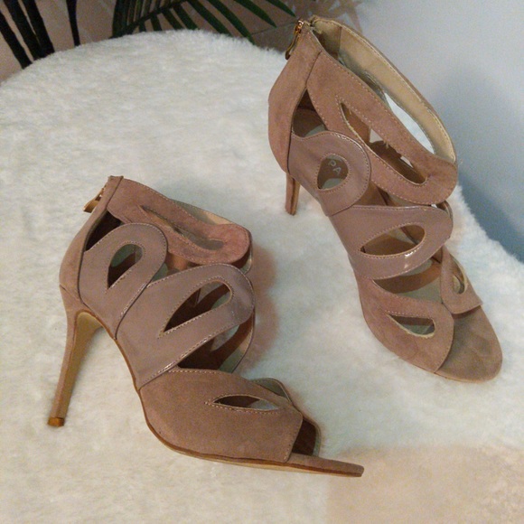 Poti Pati Heels - Picture 1 of 3